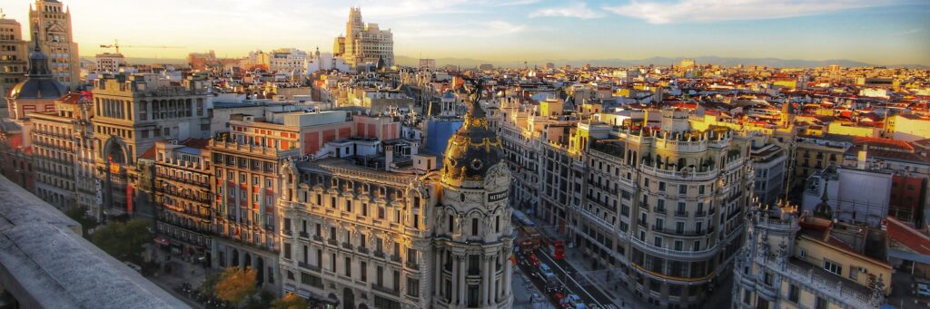 young-austria-staedtereisen-madrid-jorge-fernandez-salas-ChSZETOal-I-unsplash