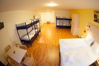 young-austria-staedtereisen-wien-AO_WienHBF_FamilyRoom81