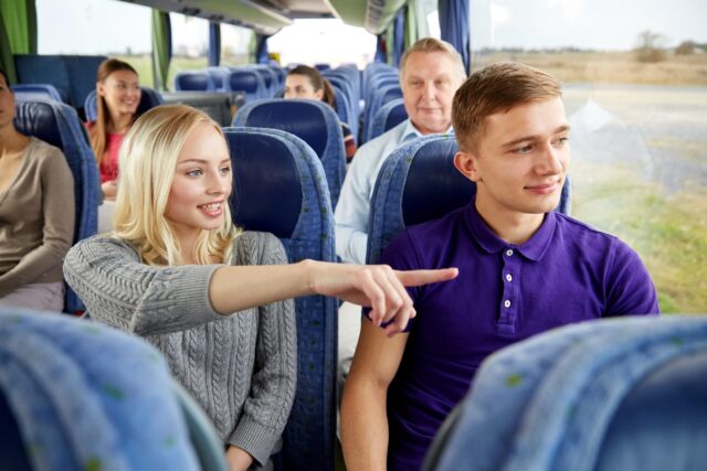 youngaustria-basispakete-bus-shutterstock_400657636