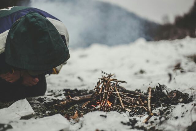 youngaustria-wintersportwoche-alternativprogramm-feuer-machen-bia-octavia-unsplash
