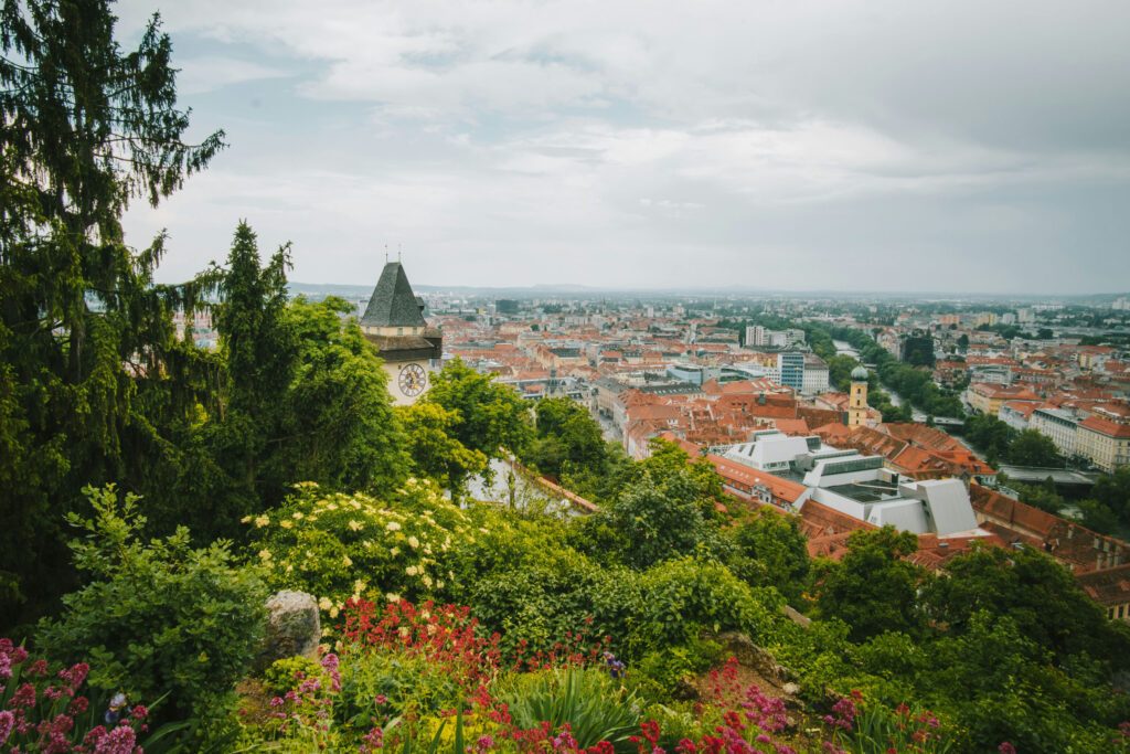 graz-josh-hild-03NoCdSvbLw-unsplash