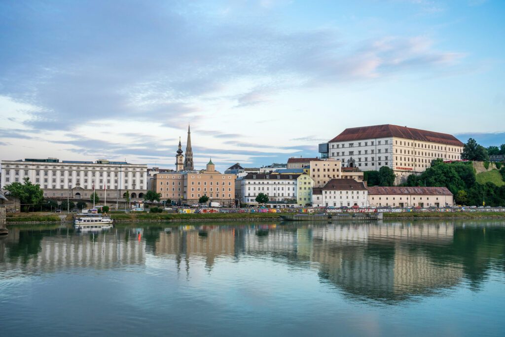 linz-leonhard-niederwimmer-5MRhJCgU8H0-unsplash