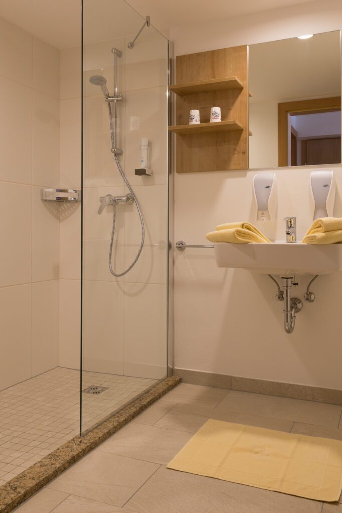 youngaustria-erlebnisgaestehaeuser-schaidberg-obertauern-badezimmer