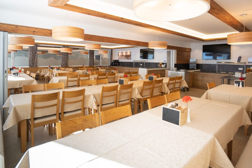 youngaustria-erlebnisgaestehaeuser-schaidberg-obertauern-speisesaal