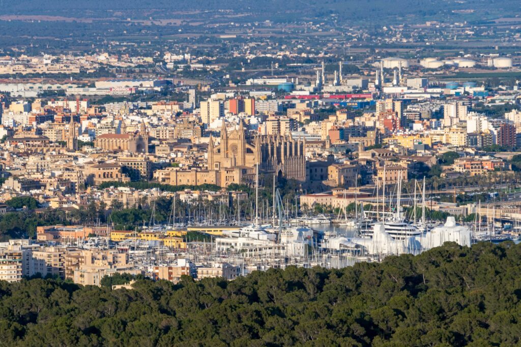 staedtereisen-spanien-mallorca-david-vives-llXoRcVoP-A