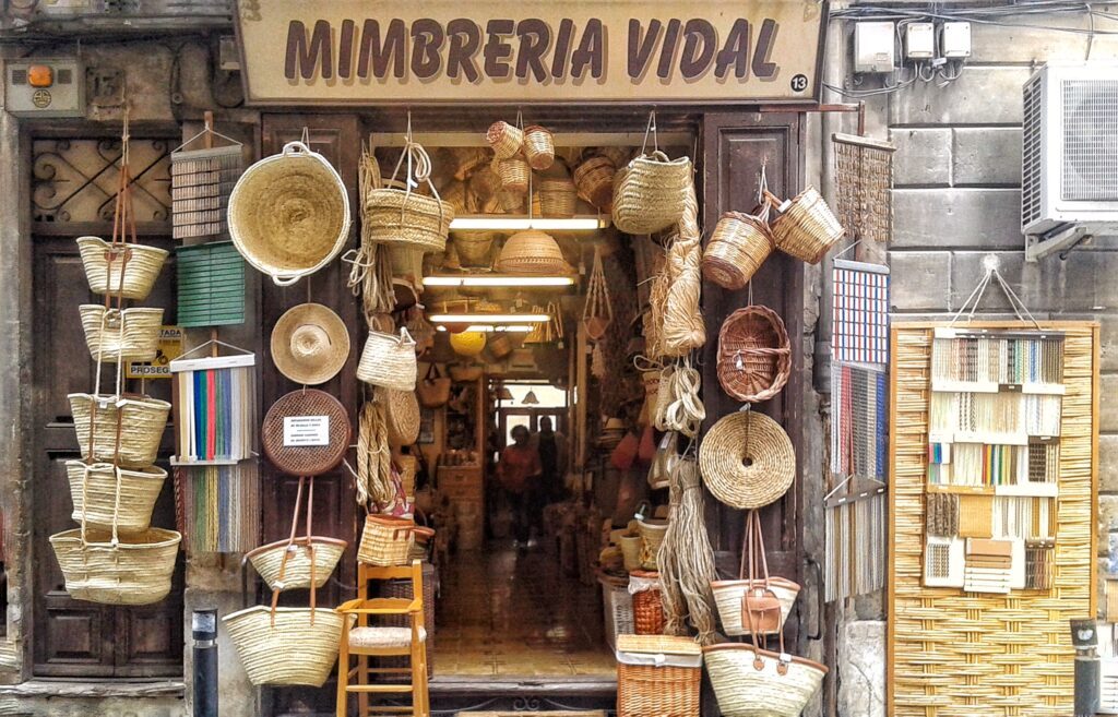 staedtereisen-spanien-mallorca-shops-palma-FTPM365